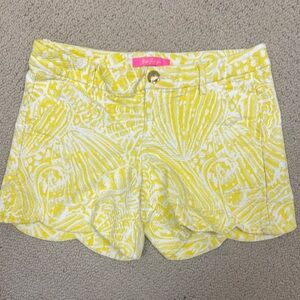 Lilly Pulitzer Women's Yellow Shorts size 2